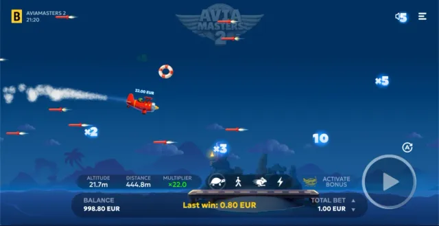 Flight display: altitude, distance and current multiplier.